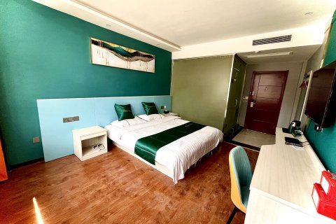 宁陵京陵佳日酒店