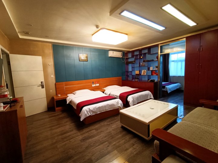 华庭酒店(宜阳李贺大道店)