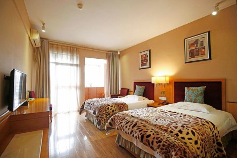 成都府河家园酒店 (武侯祠地铁站店)