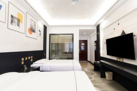 石屏云梯酒店(西山路西门农贸市场店)