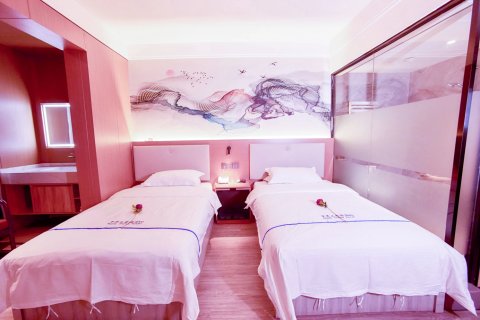 苹果主题酒店(辉县南关时代广场店)