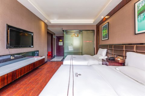 监利吉司利主题酒店