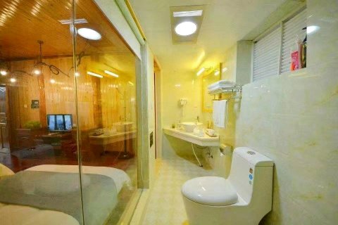 腾冲市和顺镇半山听雨客栈