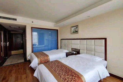 商南霄龙商务酒店