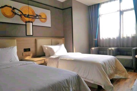 方圆精品酒店(荥阳索河路店)