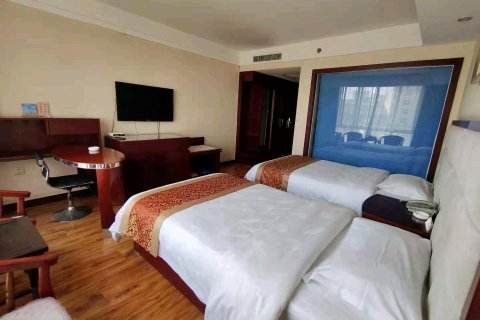 商南霄龙商务酒店