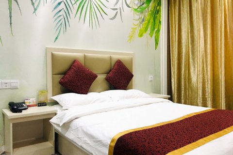 世佳商务酒店(巩义正上豪布斯卡店)