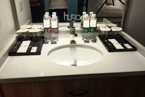 雨果精品酒店(泸州肖巷子店)