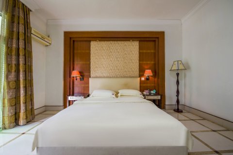 龙门铁泉黄金汤温泉度假酒店