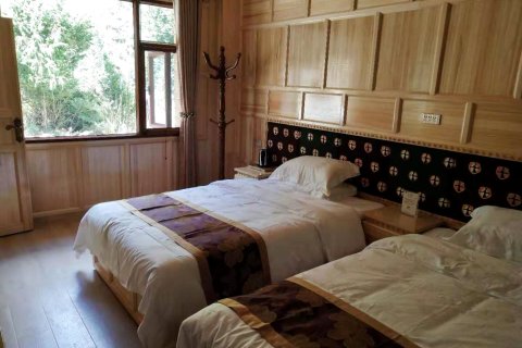 迭部纳加石门原生态大酒店