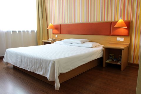 如家派柏·云酒店(葫芦岛火车站店)