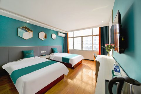 宁陵京陵佳日酒店