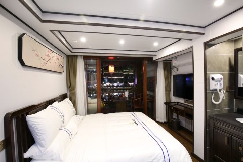 凤凰一米阳光江景客栈