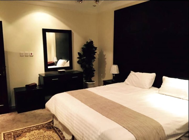 卡斯尔图拉公寓式酒店(Qasr Al Thuraya Hotel Apartments)