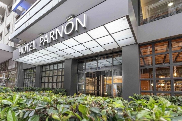 帕农酒店(Parnon Hotel)