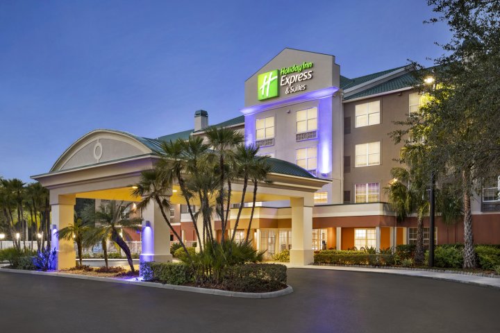 萨拉索塔东智选假日套房酒店(Holiday Inn Express & Suites Sarasota East, an IHG Hotel)