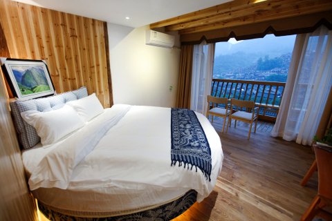 西江流风苗族非遗文化主题酒店