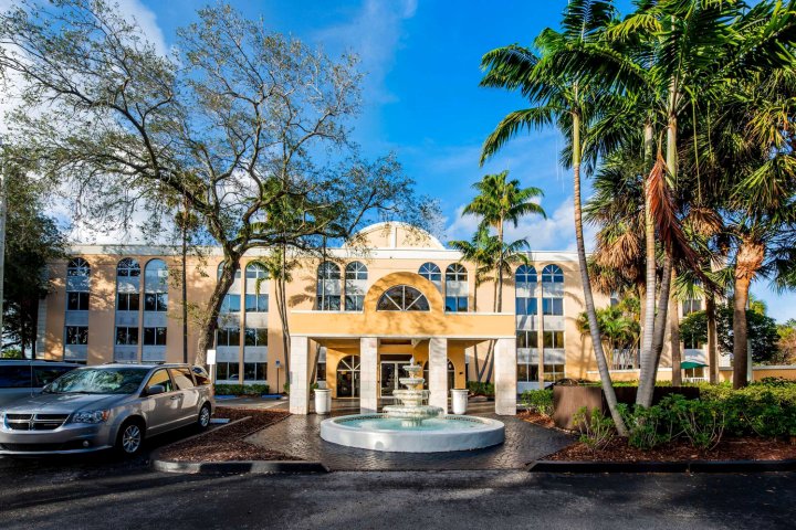 劳德代尔堡塔玛拉克旅馆及套房酒店(La Quinta by Wyndham Fort Lauderdale Tamarac)