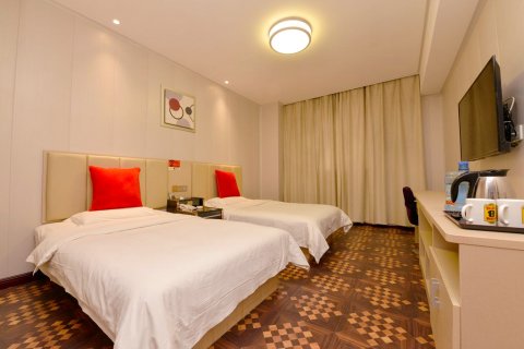 速八酒店(滕州善国北路店)