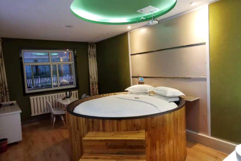 临汾唯爱精选主题公寓