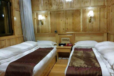 迭部纳加石门原生态大酒店