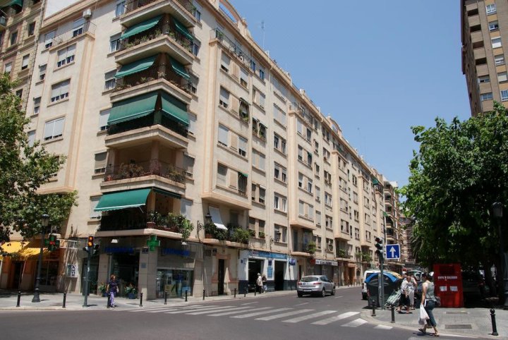 Apartamentos FV Flats Valencia - Mestalla 9