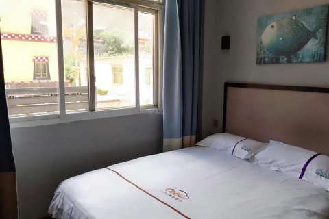 八宿1980精品酒店