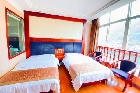 贡山东方商务酒店