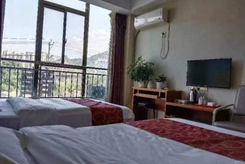 石泉龙江商务酒店