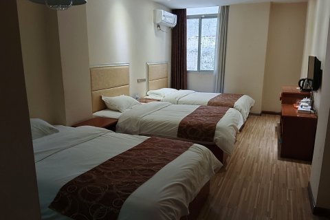 石泉龙江商务酒店