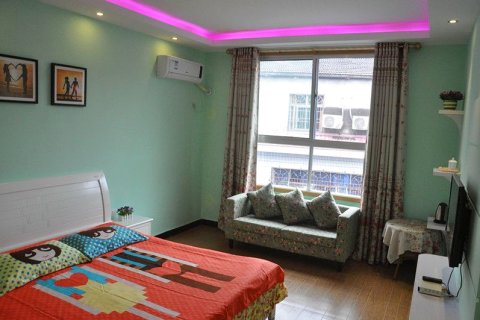 QQ客栈(张家界市区店)