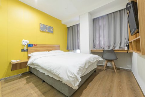 布丁严选酒店(宁波火车站大卿桥地铁站店)