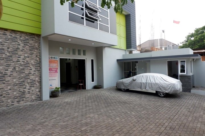 RedDoorz Near Ahmad Yani Airport 2