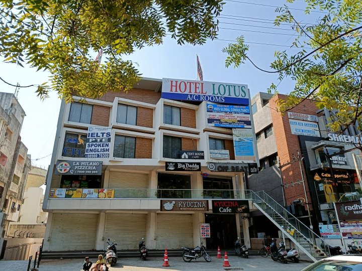 Hotel Lotus