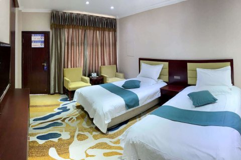 加查拉姆拉措大酒店