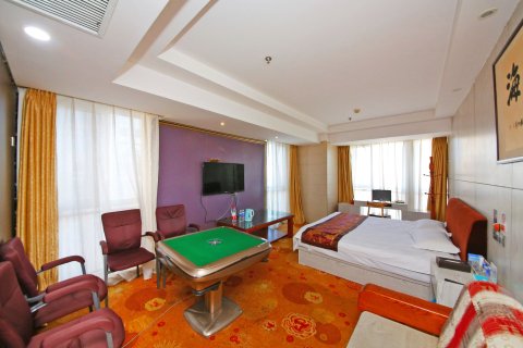 外滩商务酒店(漯河大商新玛特店)