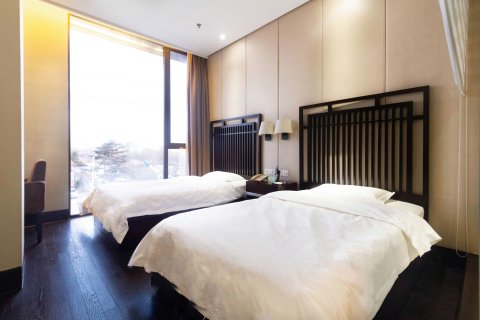 灯塔恒隆假日酒店