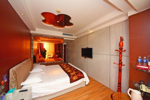 外滩商务酒店(漯河大商新玛特店)