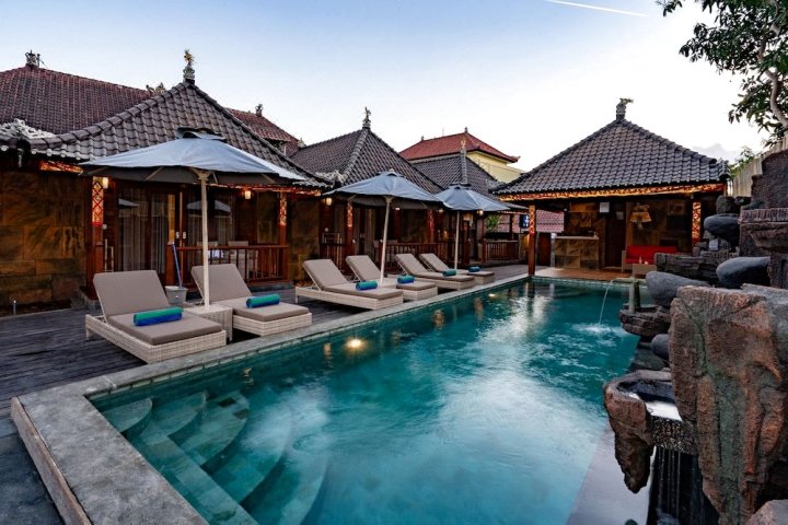 皇家小屋努沙伦邦岸岛酒店(Royal Cottage Nusa Lembongan)