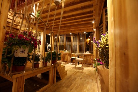 西江流风苗族非遗文化主题酒店