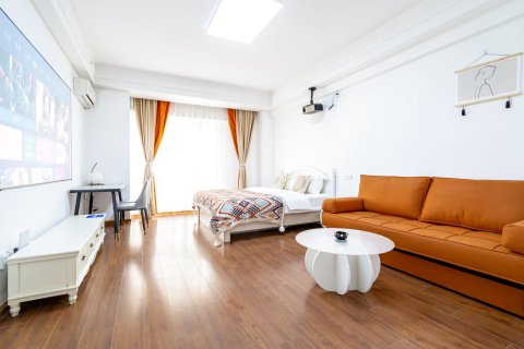 艺宿里酒店(大连高新万达广场店)