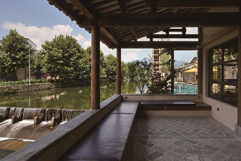 黟县无名初黑多白少民宿