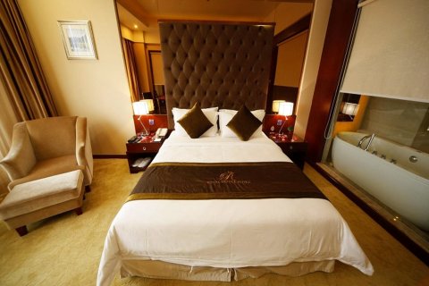 佛山顺德皇家太子酒店(容桂轻轨站店)