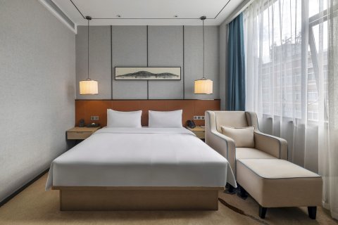 罗曼花园大酒店(青田高铁站店)