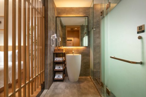 宾顿朗逸酒店(重庆解放碑洪崖洞店)