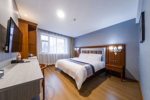 艾扉酒店(白城火车站步行街店)