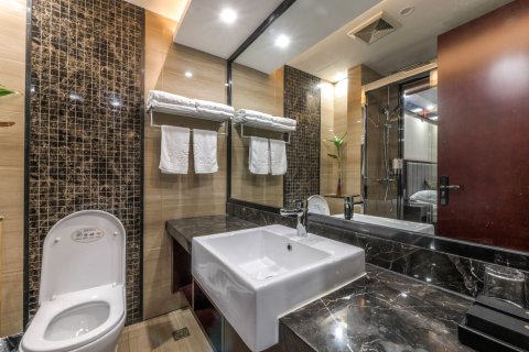 靖江大酒店(杭州萧山机场永盛路地铁站店)