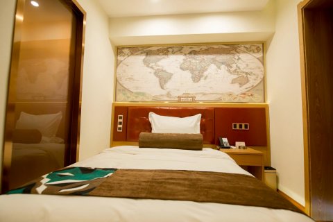 喆啡酒店(哈尔滨中央大街防洪纪念塔店)