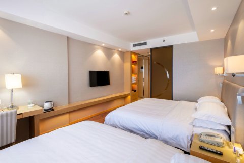 新东苑大酒店(开封清明上河园店)