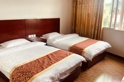 若尔盖唐克应华商务宾馆